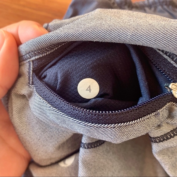 lululemon navy lounge Work It Out short, size 4 - Picture 3 of 7